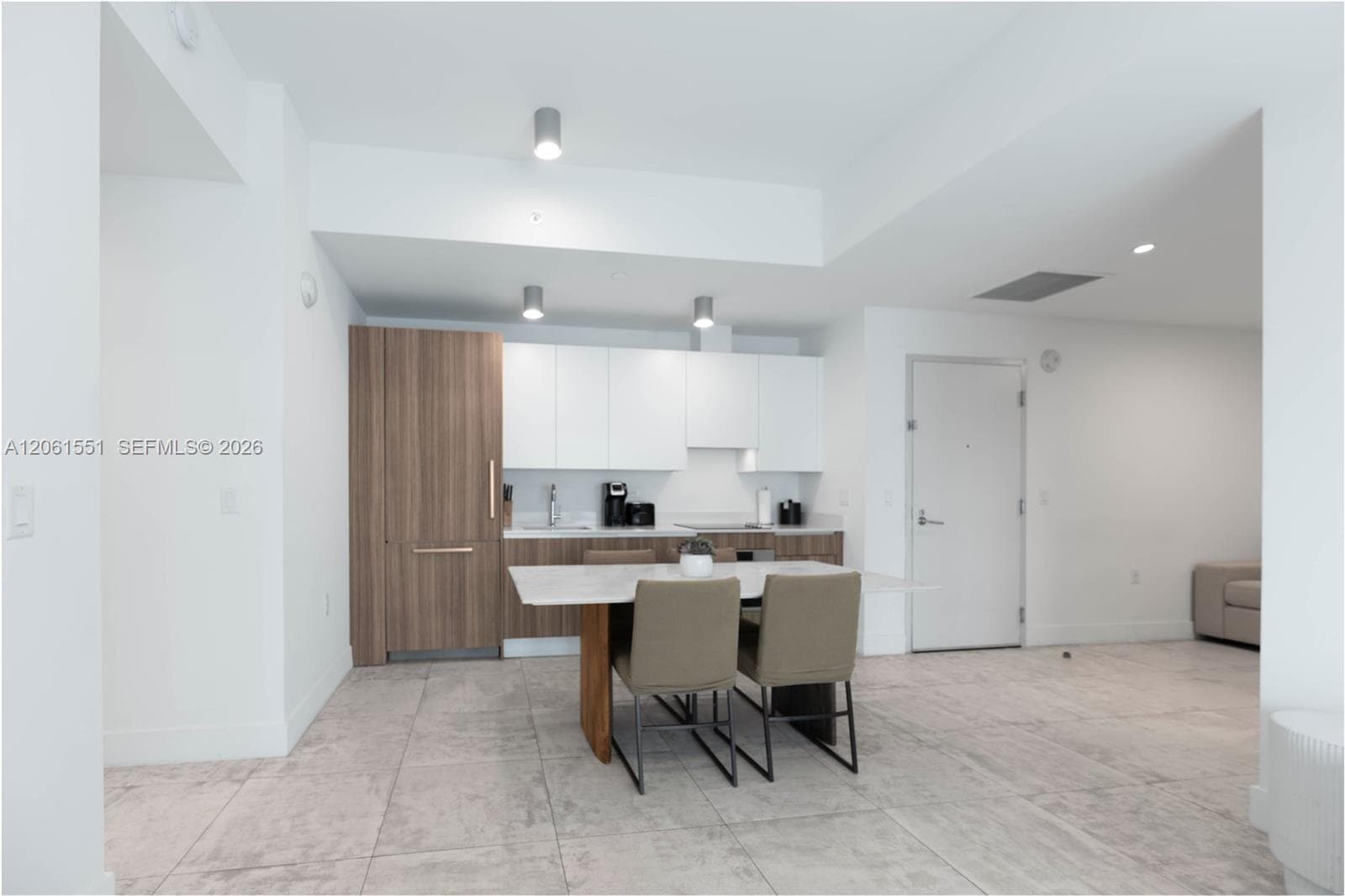 239 SW 9th St # 2103, Miami, FL 33130 photo 2