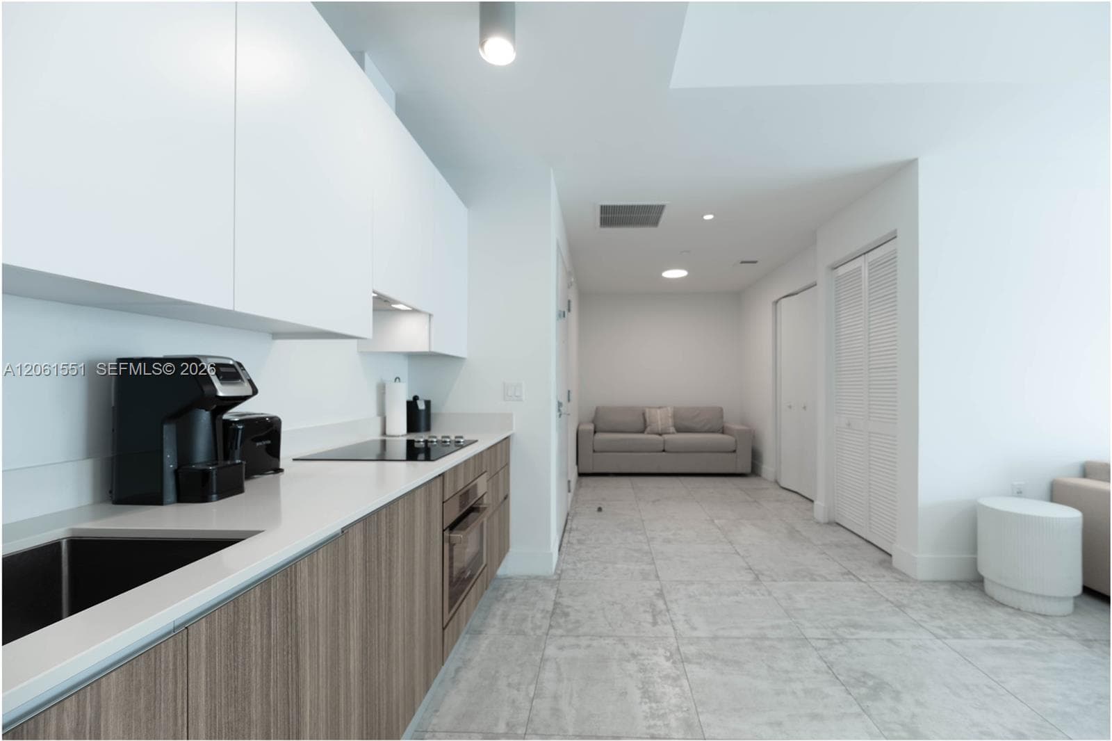 239 SW 9th St # 2103, Miami, FL 33130 photo 3