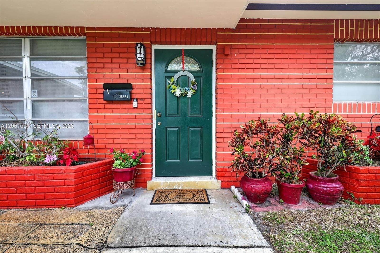 6861 SW 1st Ct, Pembroke Pines, FL 33023 photo 2