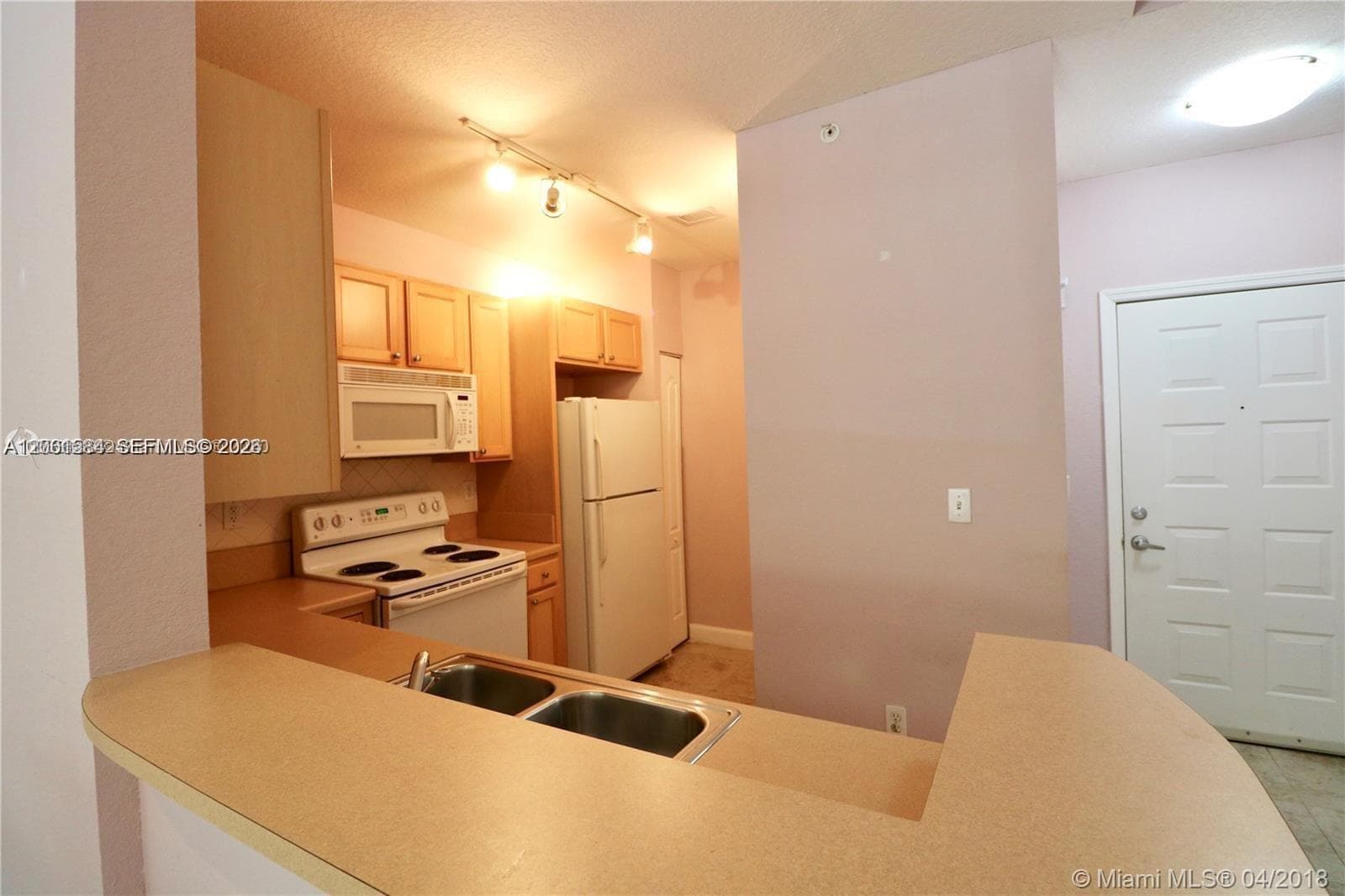 6001 SW 70th St # 117, South Miami, FL 33143 photo 2