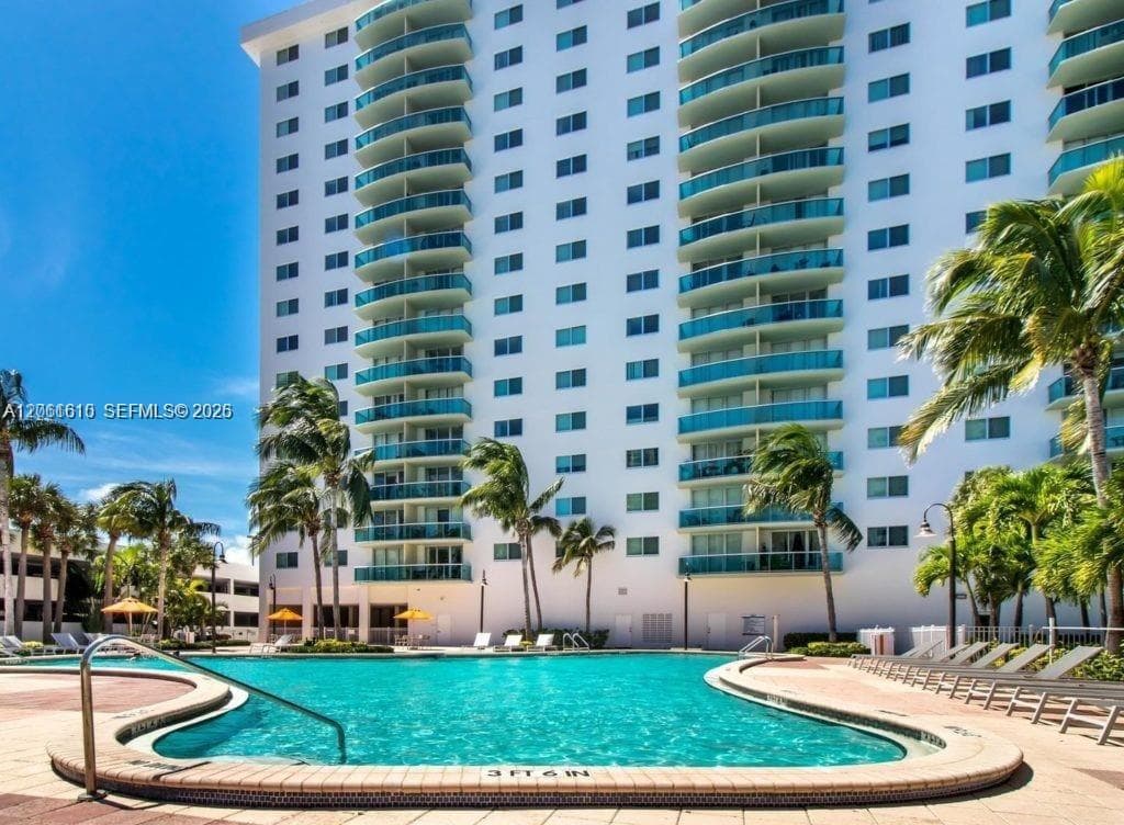 19390 Collins Ave # 308, Sunny Isles Beach, FL 33160 photo 2