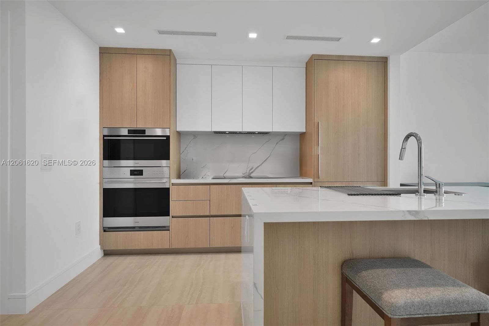 2411 Laguna Circle # 1807, North Miami, FL 33181 photo 5