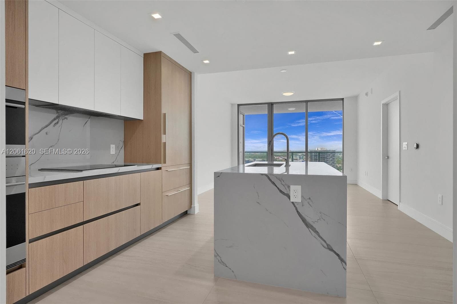 2411 Laguna Circle # 1807, North Miami, FL 33181 photo 4
