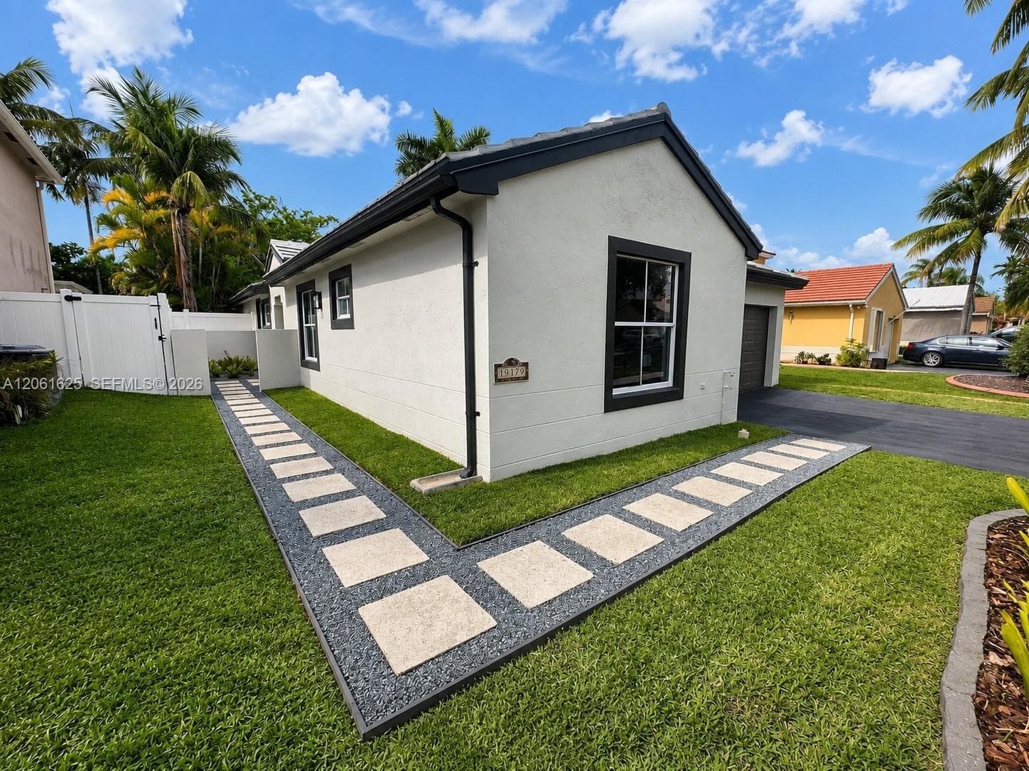 19179 NW 22nd St, Pembroke Pines, FL 33029 photo 2