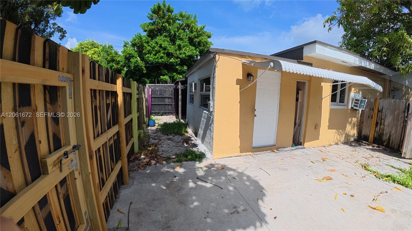 5400 SW 36th St # 1, West Park, FL 33023