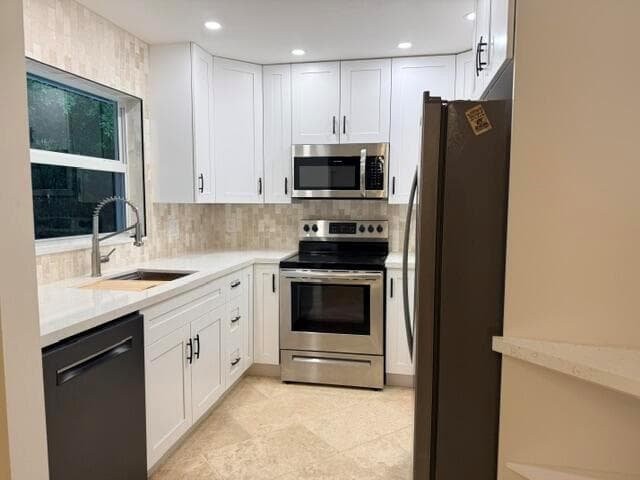 550 SW Natura Avenue, Deerfield Beach, FL 33441 photo 2