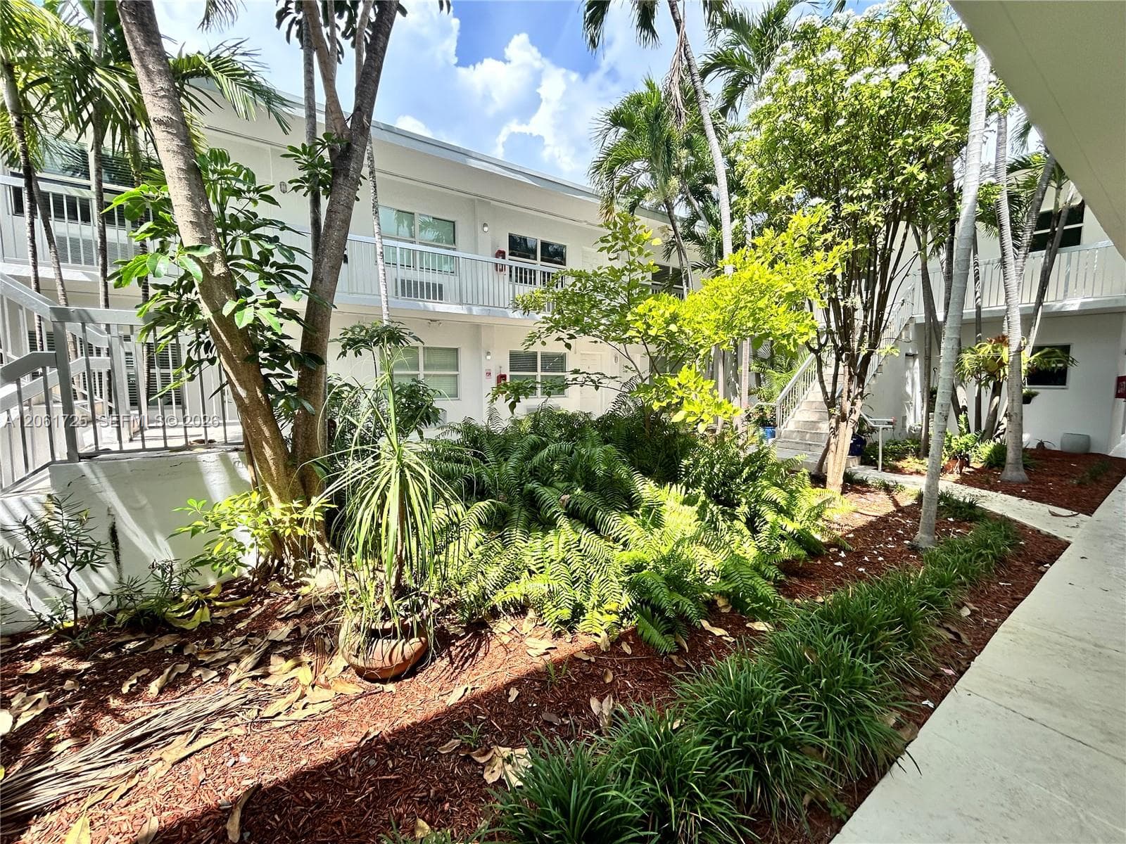 8080 Tatum Waterway Dr # 12, Miami Beach, FL 33141