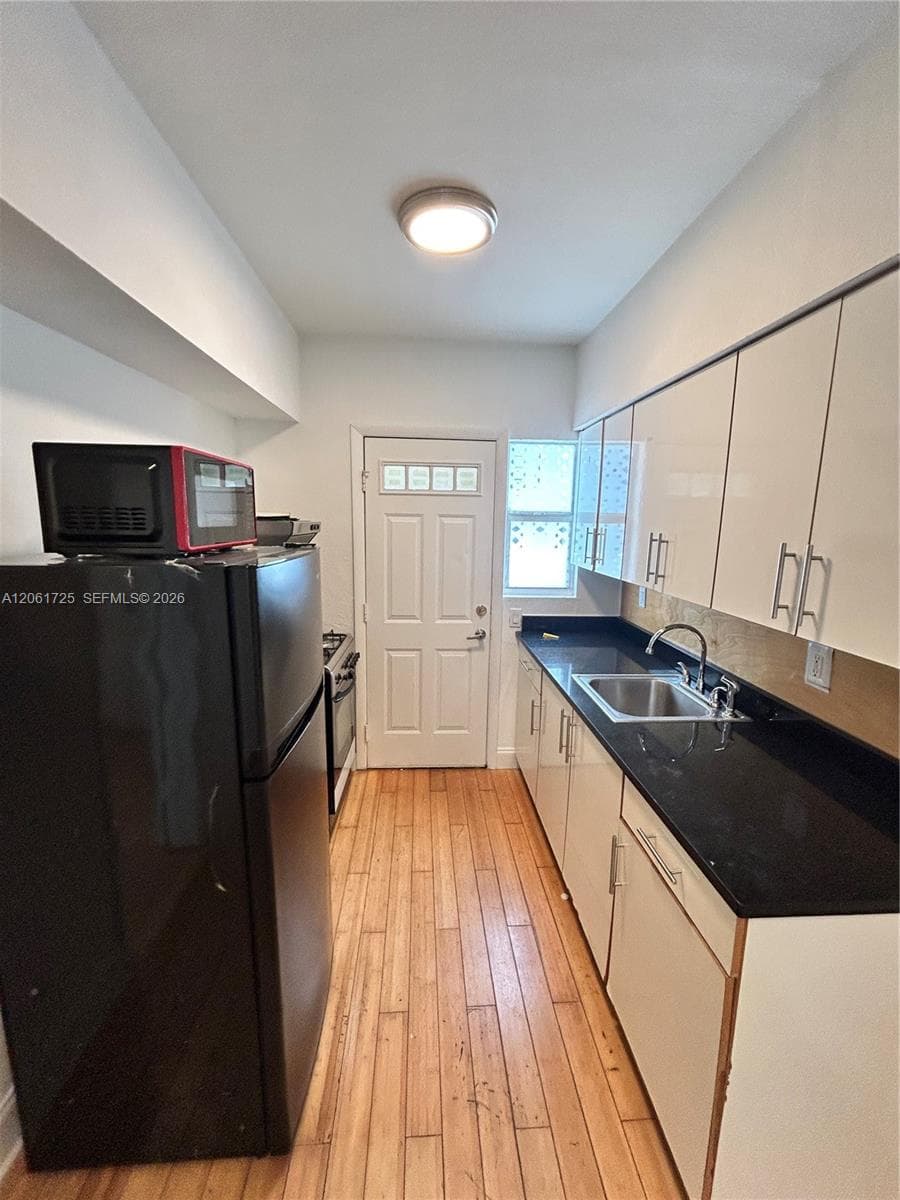 8080 Tatum Waterway Dr # 12, Miami Beach, FL 33141 photo 4