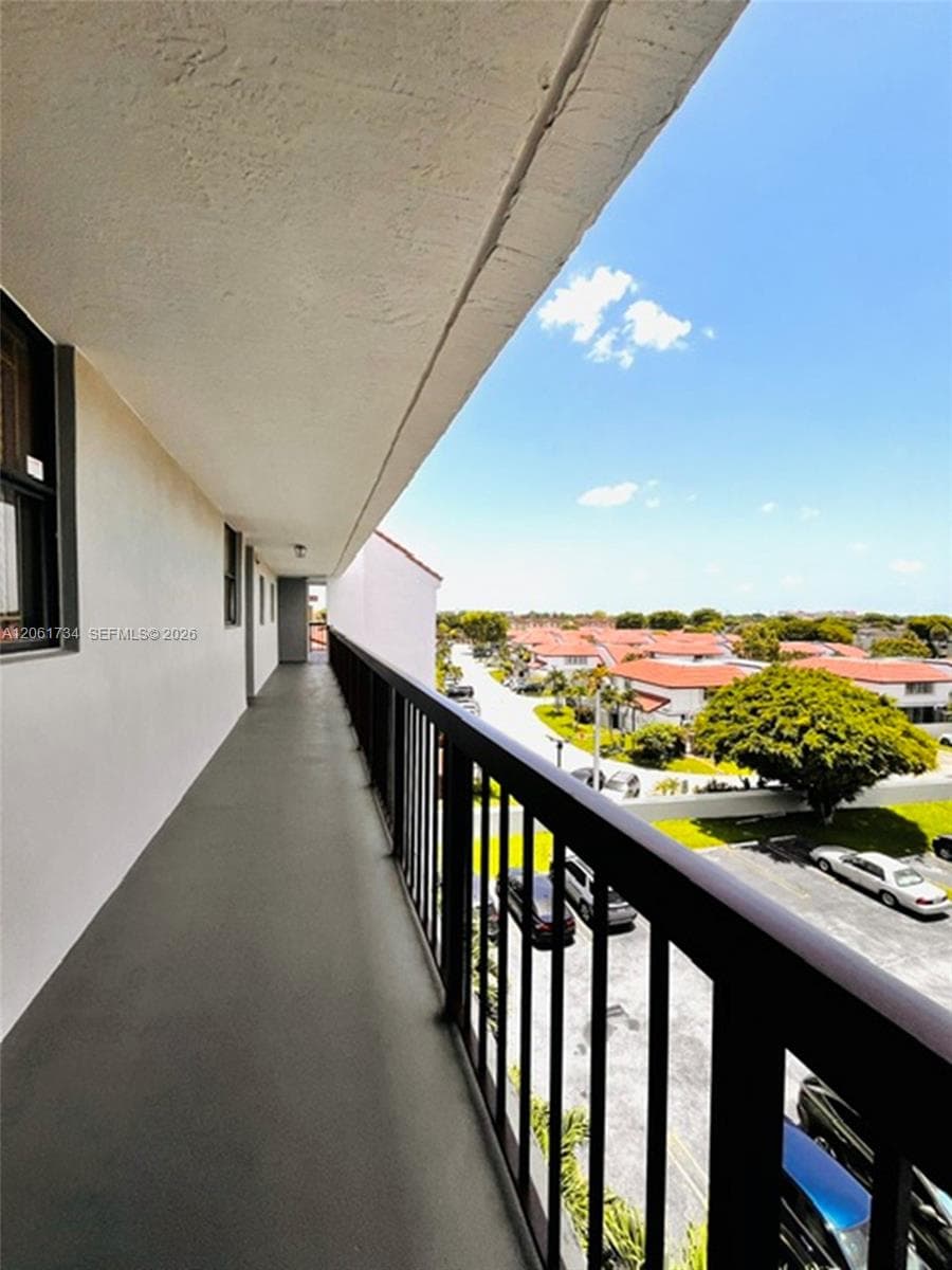 10145 NW 9th St Cir # 7-505, Miami, FL 33172 photo 3
