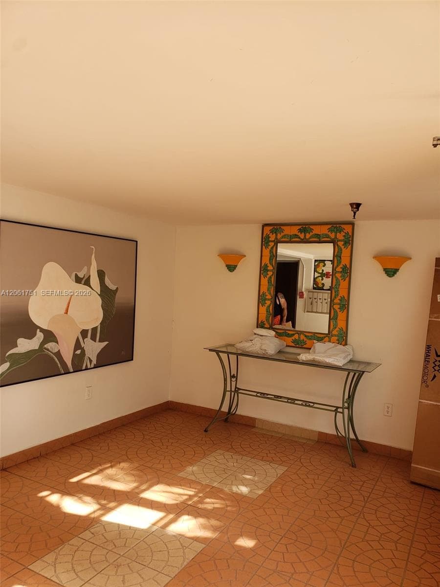 525 Meridian Ave # 102, Miami Beach, FL 33139 photo 2