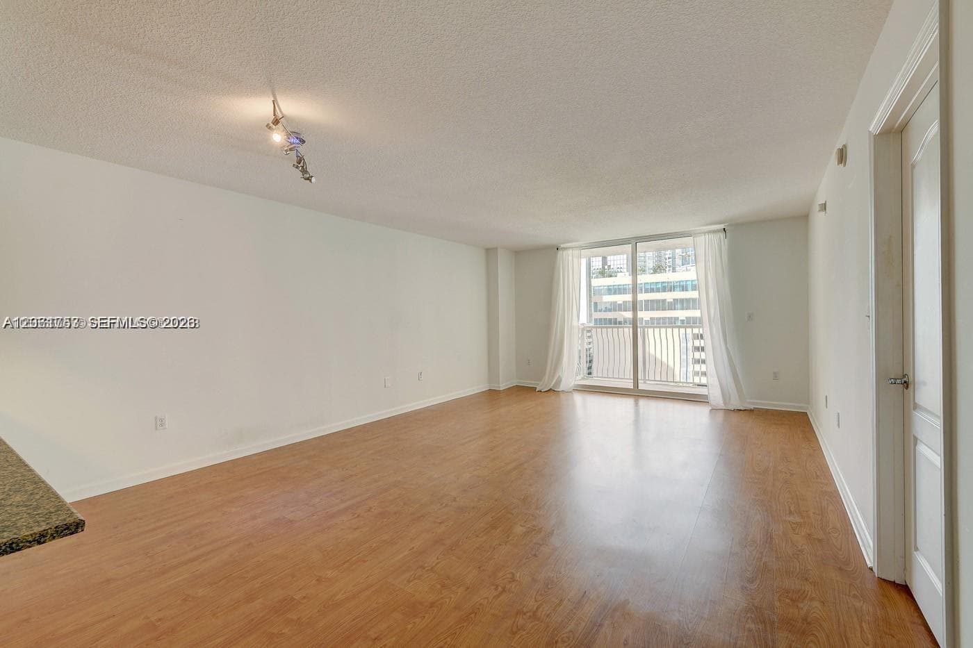 1200 Brickell Bay Dr # 1822, Miami, FL 33131 photo 3
