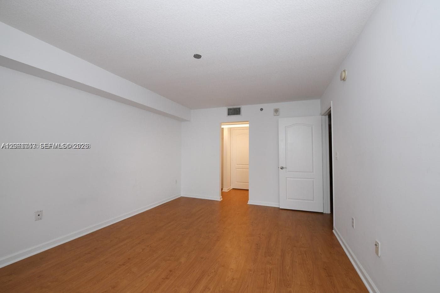 1200 Brickell Bay Dr # 1822, Miami, FL 33131 photo 5