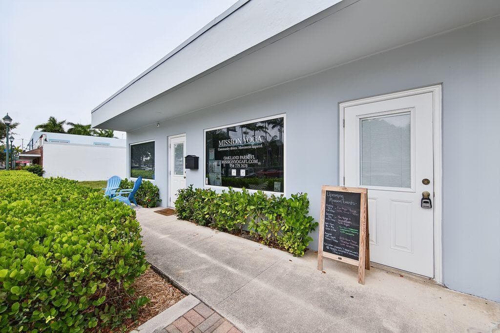 3400 NE 12TH Avenue, Oakland Park, FL 33334 photo 2