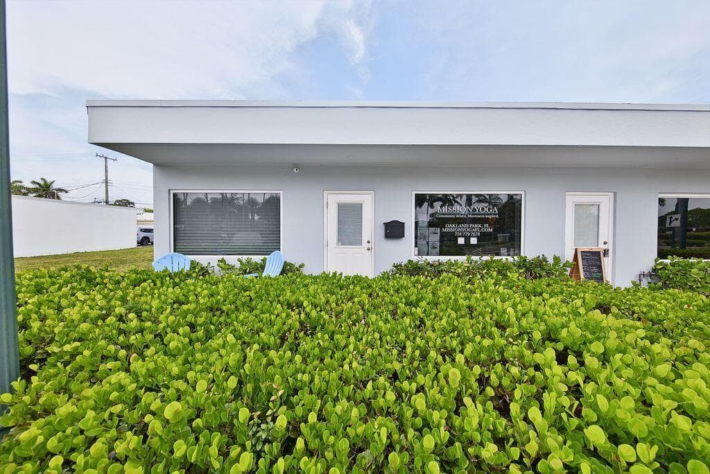 3400 NE 12TH Avenue, Oakland Park, FL 33334 photo 3