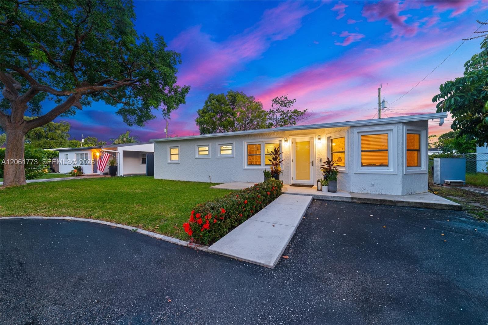 320 NE 59th Ct, Oakland Park, FL 33334 photo 2