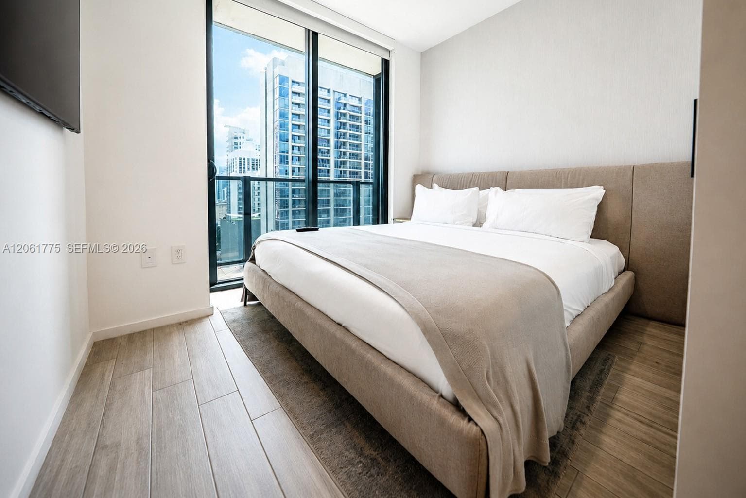 398 NE 5th St # 1615, Miami, FL 33132 photo 5