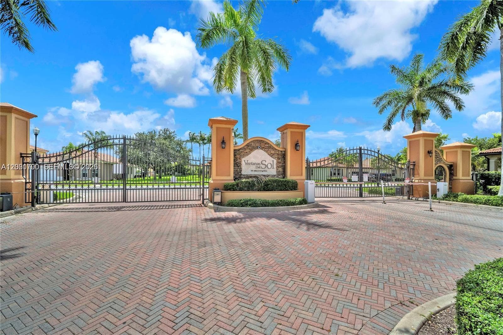 2190 SE 2nd St, Homestead, FL 33033 photo 2