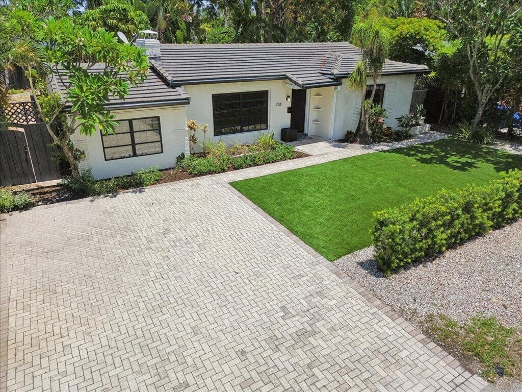 738 NE 16TH Avenue, Fort Lauderdale, FL 33304 photo 2