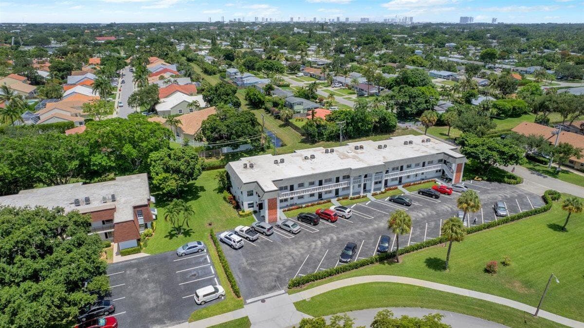 10000 Meridian Way N # 15, Palm Beach Gardens, FL 33410