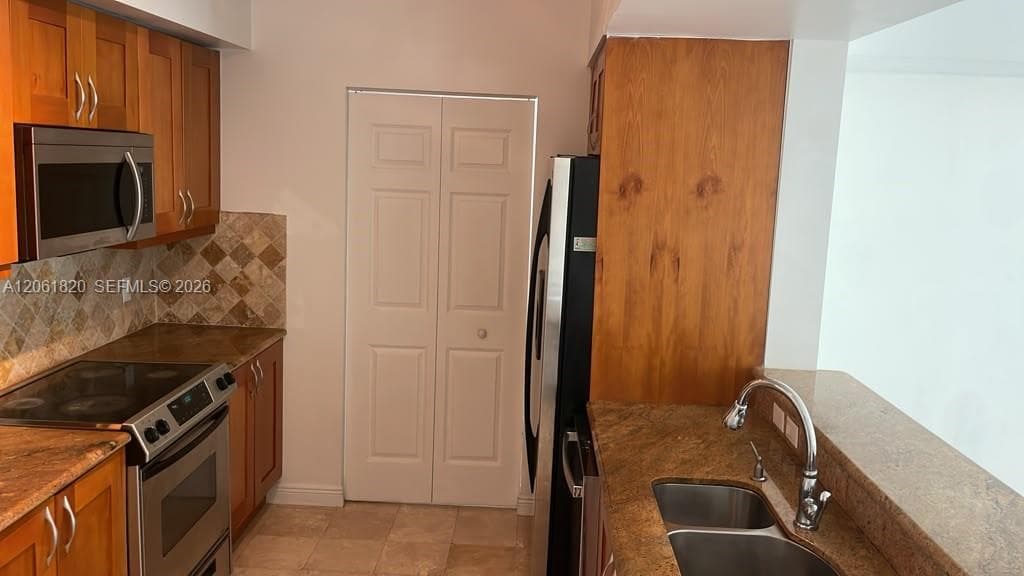Duo Hallandale photo 4
