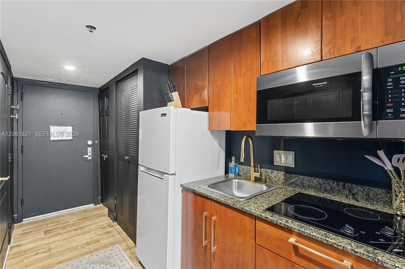 1200 Brickell Bay Dr # 1816, Miami, FL 33131 photo 3