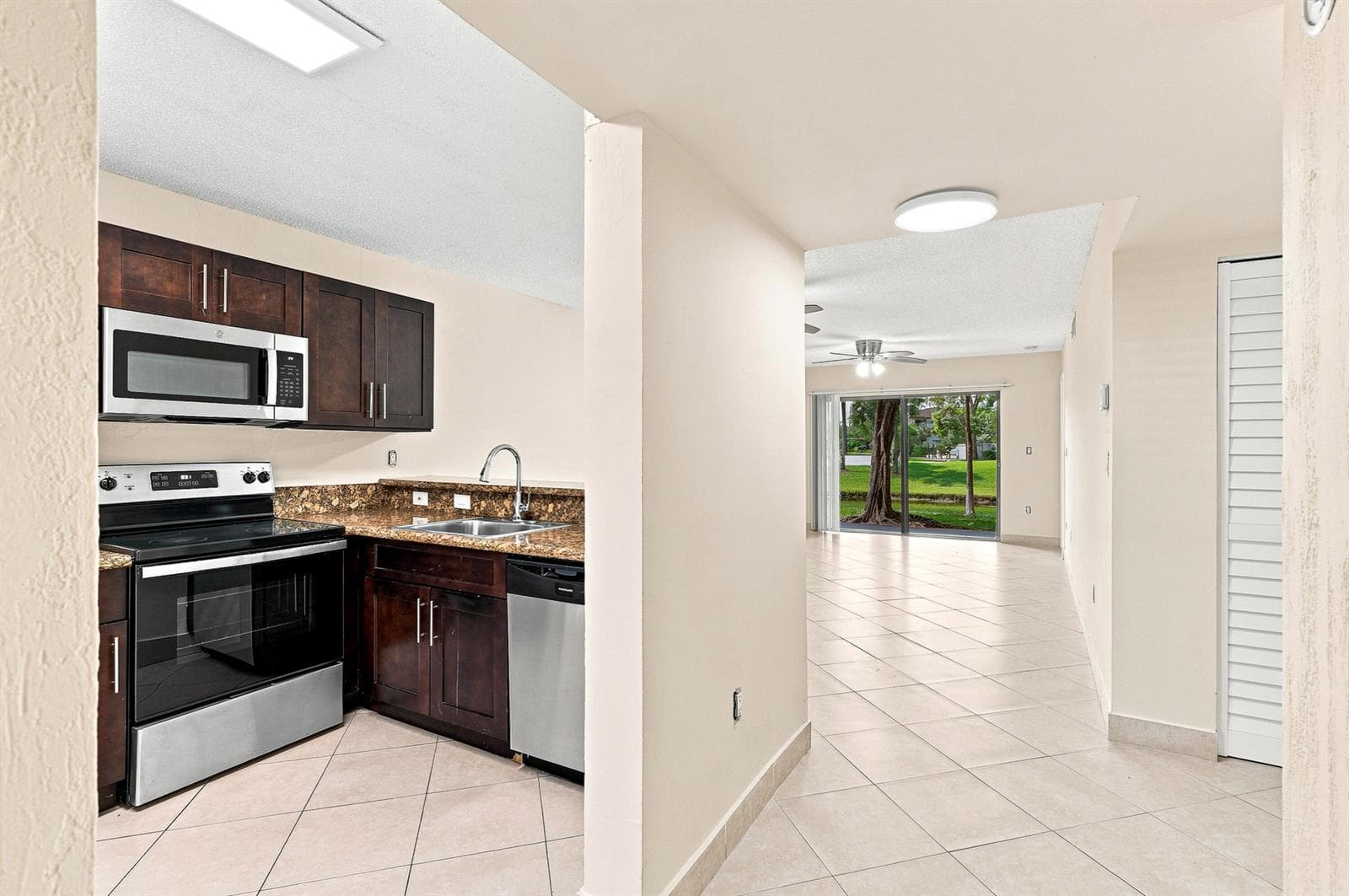 9938 NOB HILL Lane # 9938, Sunrise, FL 33351 photo 4