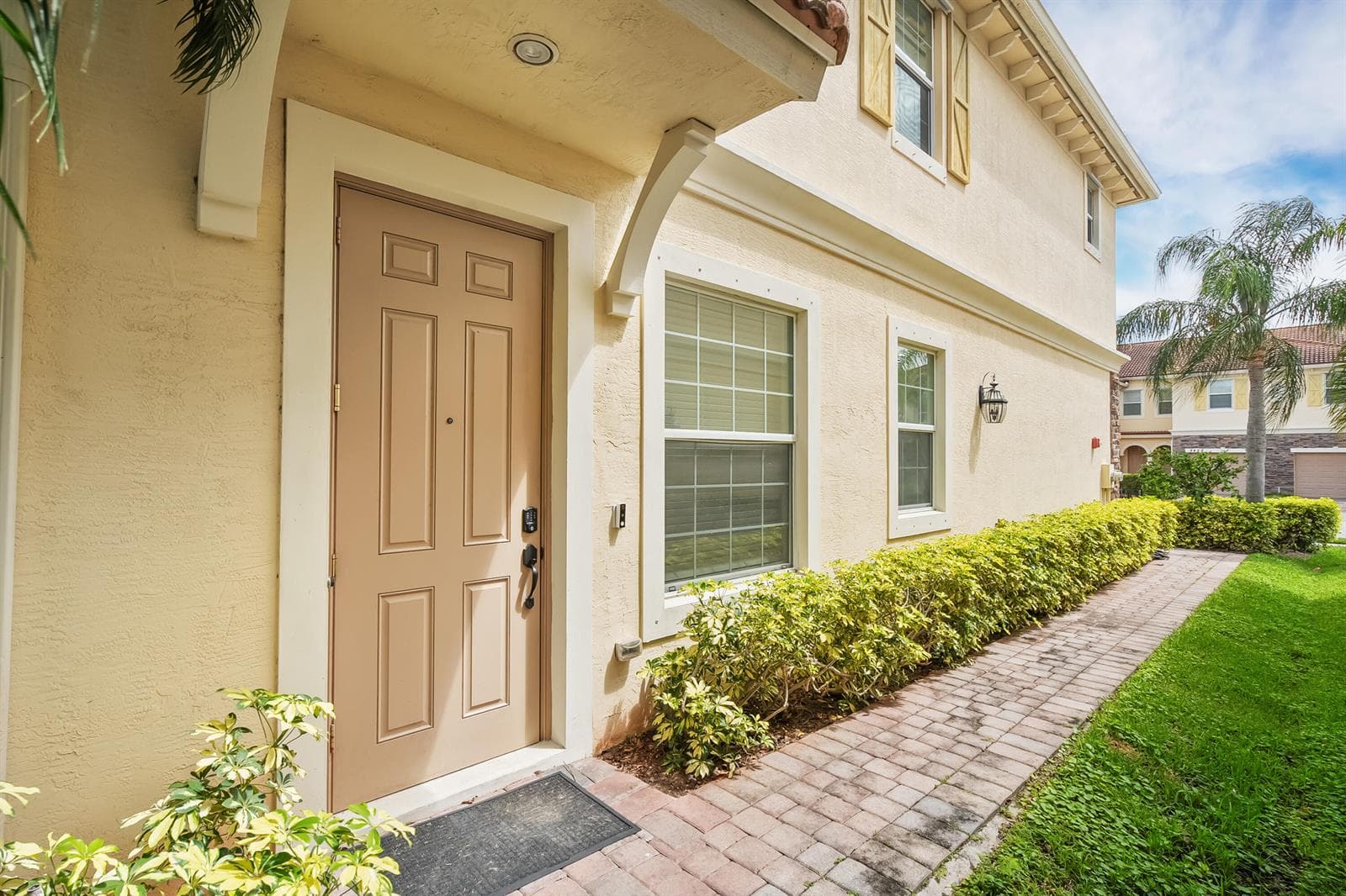 9456 SW MERLIN Court, Stuart, FL 34997 photo 5