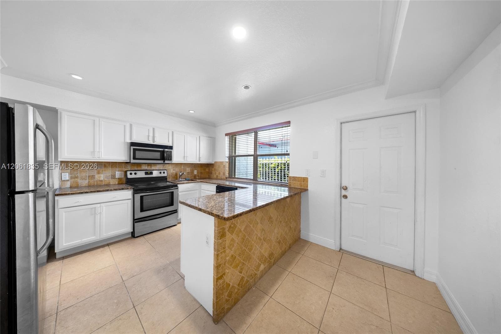 7801 HISPANOLA AV # 4, North Bay Village, FL 33141 photo 5