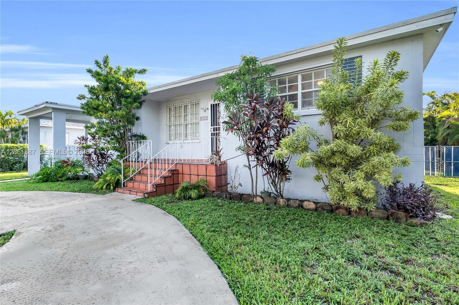 2025 SW 82nd Ct, Miami, FL 33155 photo 2