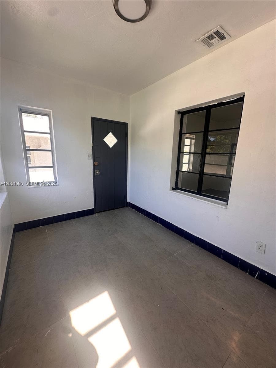 1836 NW 33rd St, Miami, FL 33142 photo 3
