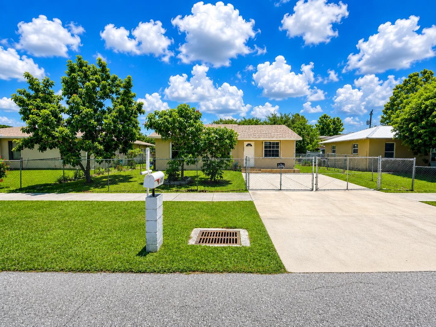 8874 ELDORADO Drive, Pahokee, FL 33476 photo 2