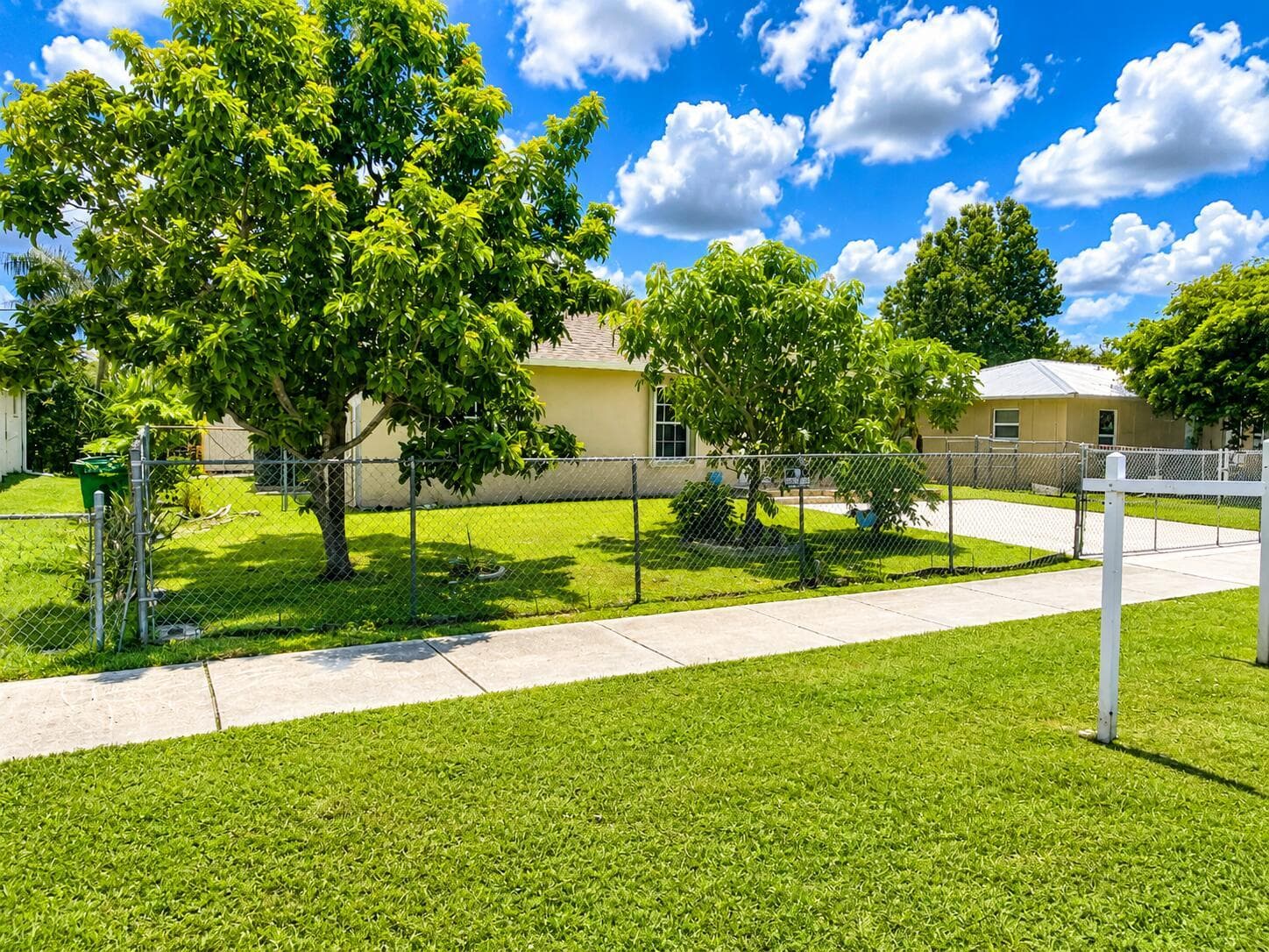 8874 ELDORADO Drive, Pahokee, FL 33476 photo 3