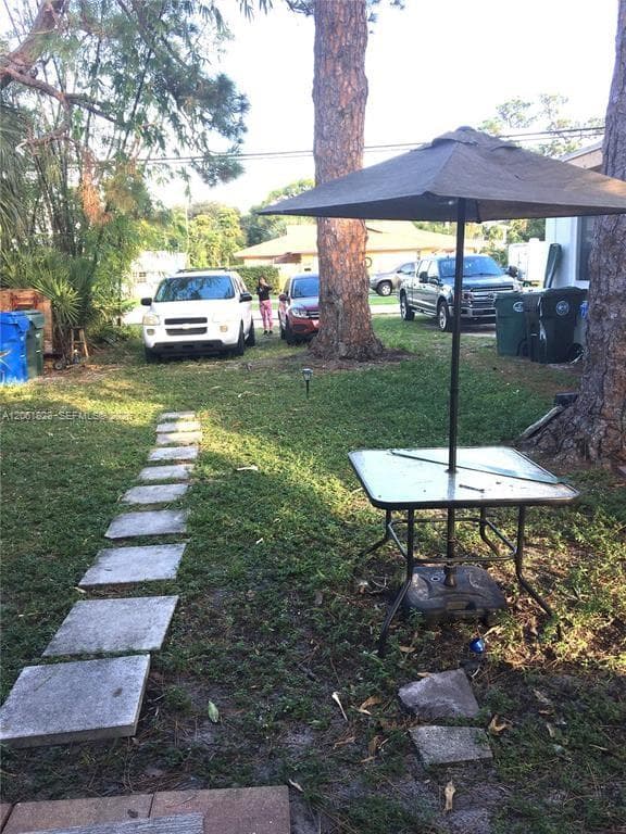 3477 NE 13th Ave # B, Oakland Park, FL 33334 photo 3