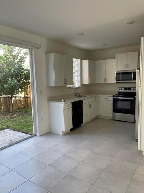 2435 SE 11th St, Homestead, FL 33035 photo 2