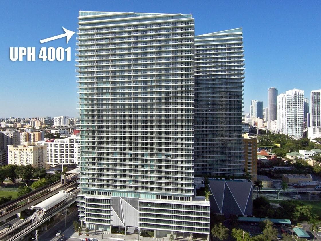 79 SW 12th St # UPH4001-S, Miami, FL 33130