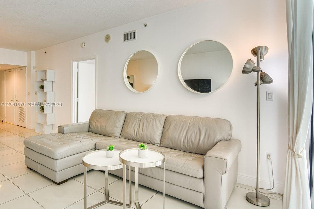 1750 N Bayshore Dr # 1909, Miami, FL 33132 photo 3