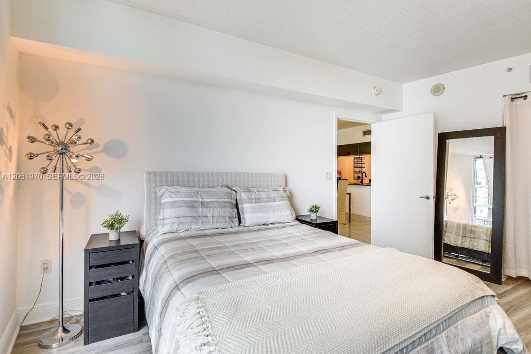 1750 N Bayshore Dr # 1909, Miami, FL 33132 photo 4