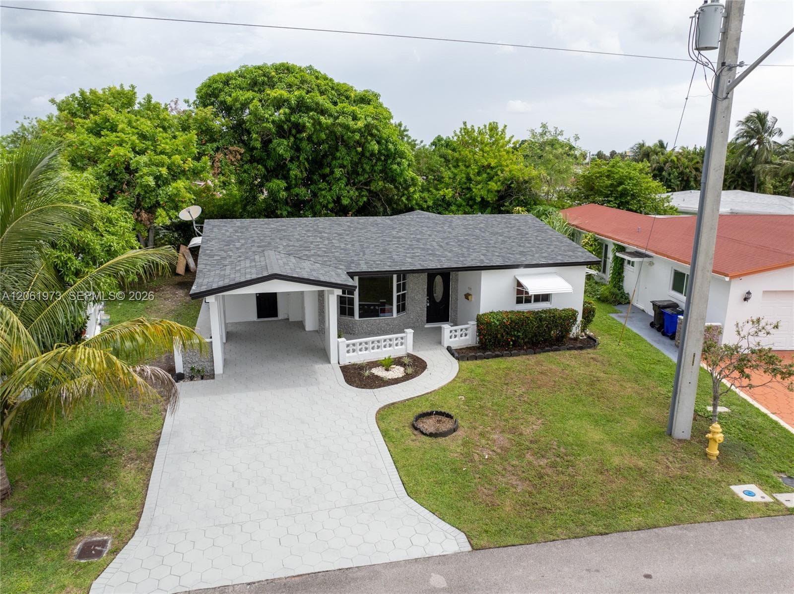 4595 NW 43rd Ct, Lauderdale Lakes, FL 33319 photo 2