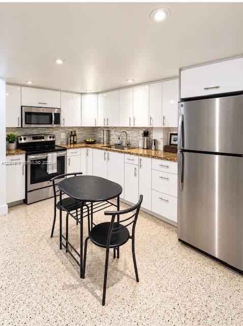 652 NW 3rd St # 306, Miami, FL 33128 photo 3