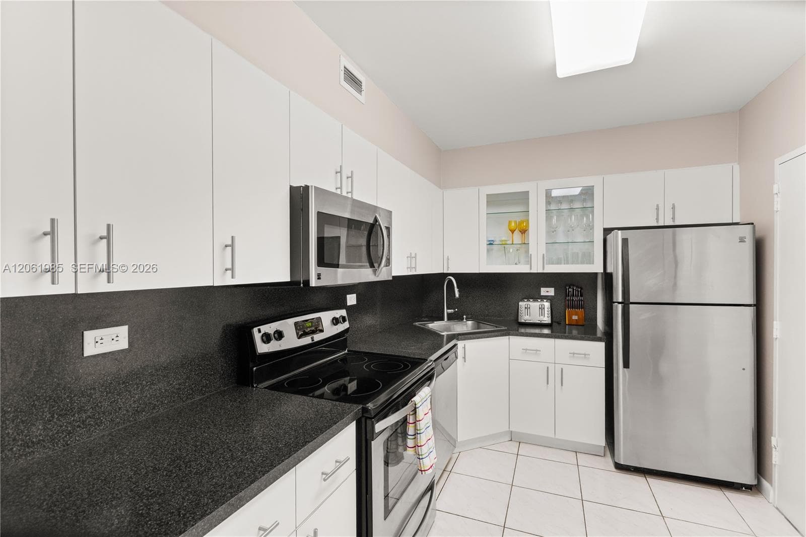 5601 Collins Ave # 1216, Miami Beach, FL 33140 photo 2