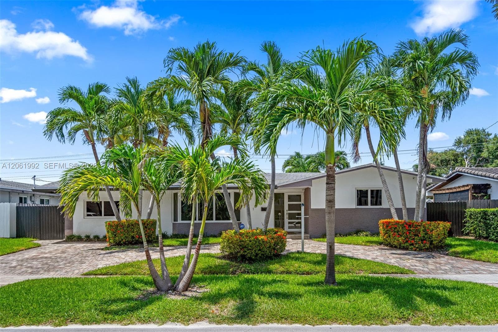 1871 NE 186th St, North Miami Beach, FL 33179 photo 2