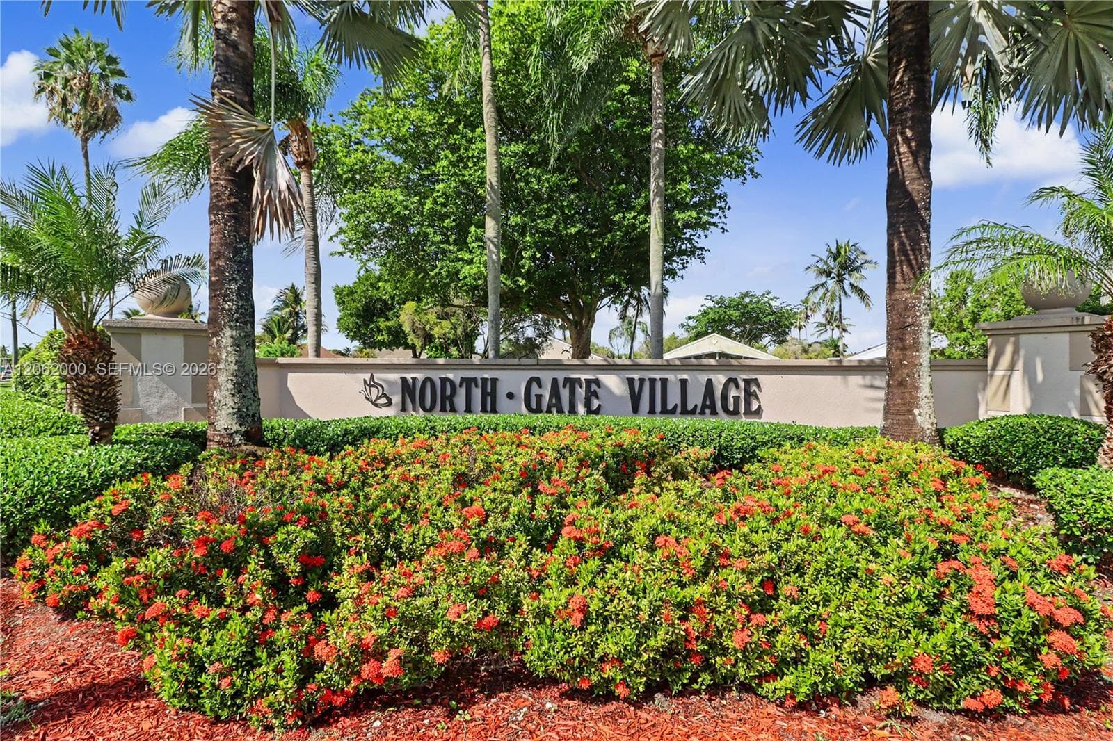 572 SE 18th Dr, Homestead, FL 33033 photo 3