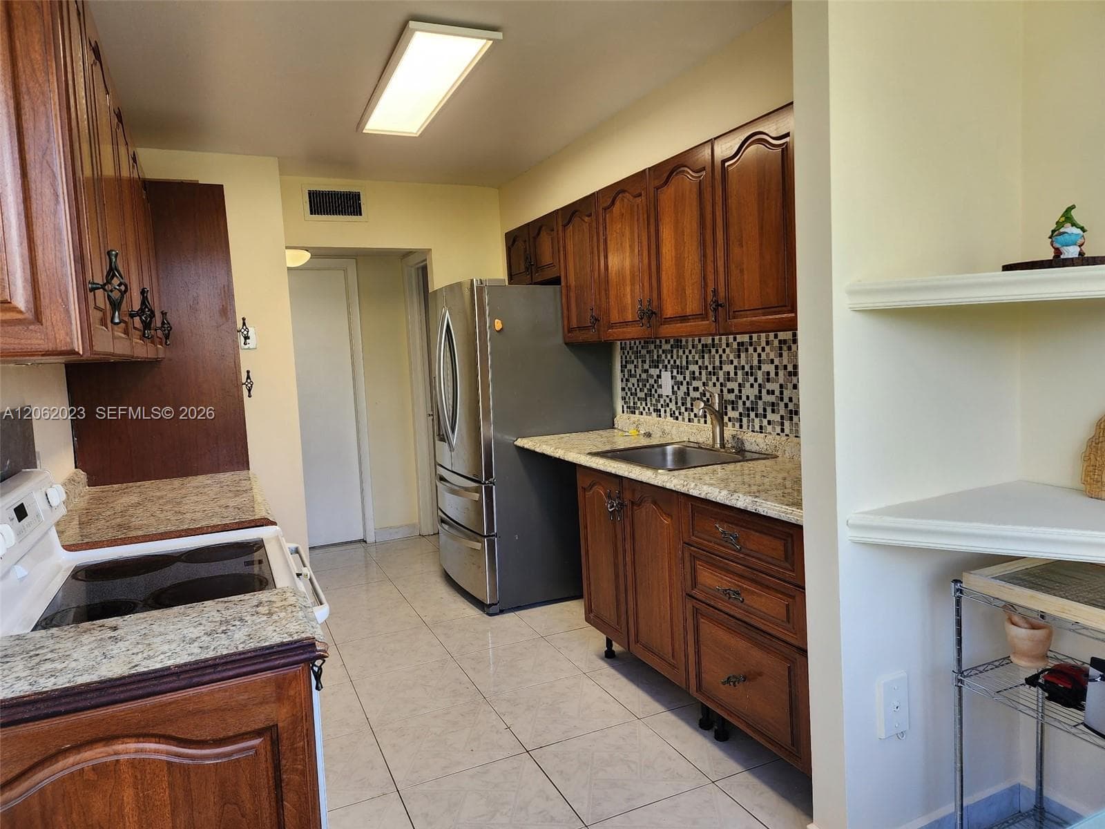 250 180th Dr # 301, Sunny Isles Beach, FL 33160 photo 3