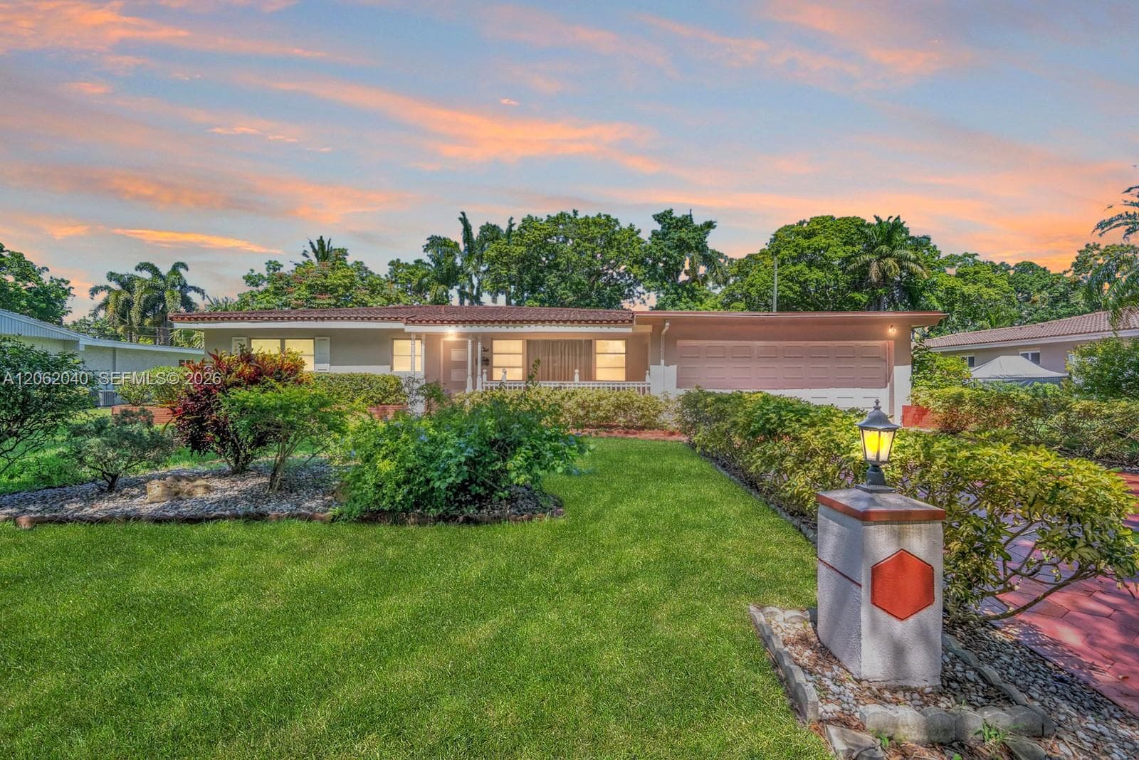 861 Holly Ln, Plantation, FL 33317 photo 2