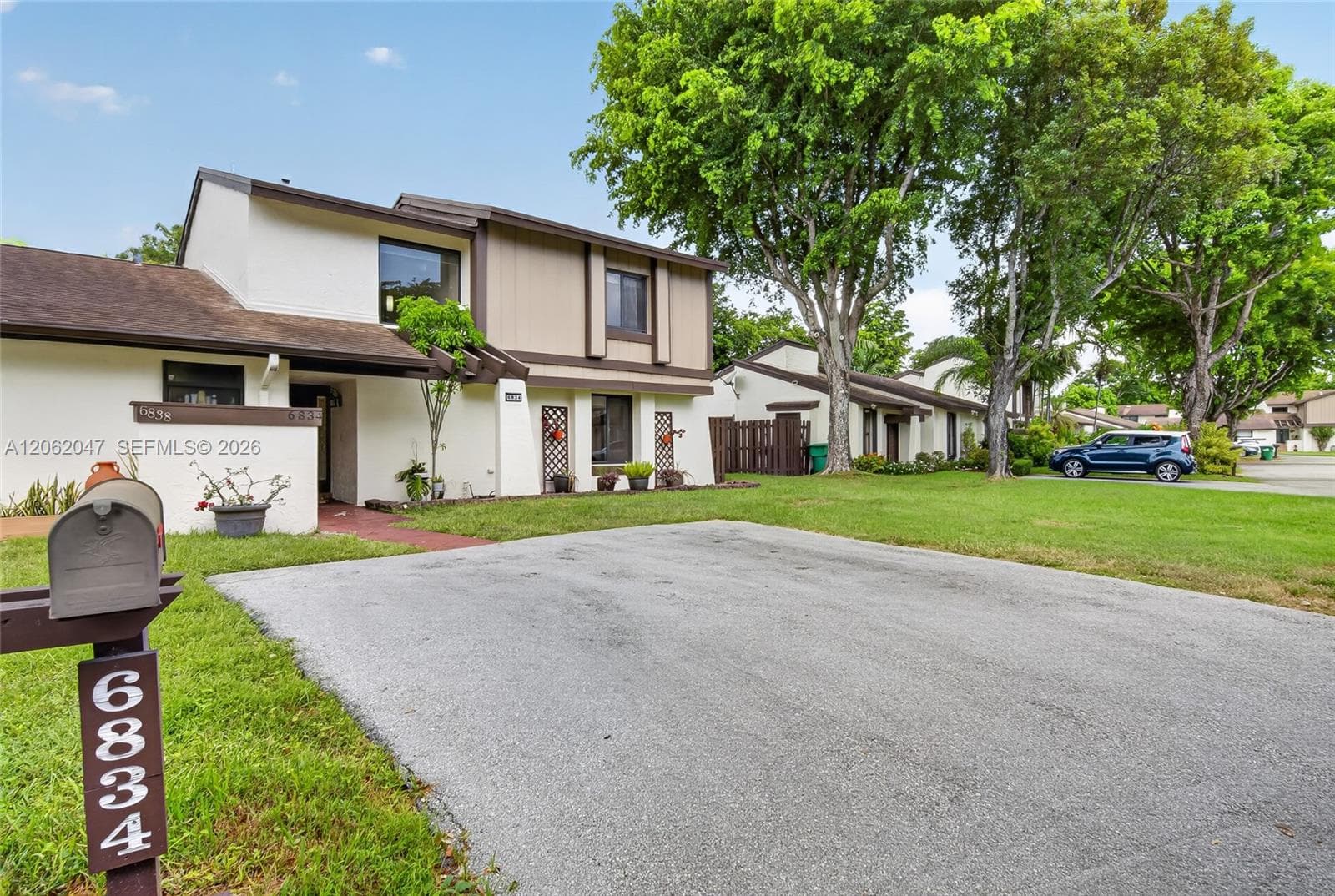 6834 SW 127th Pl, Miami, FL 33183 photo 2