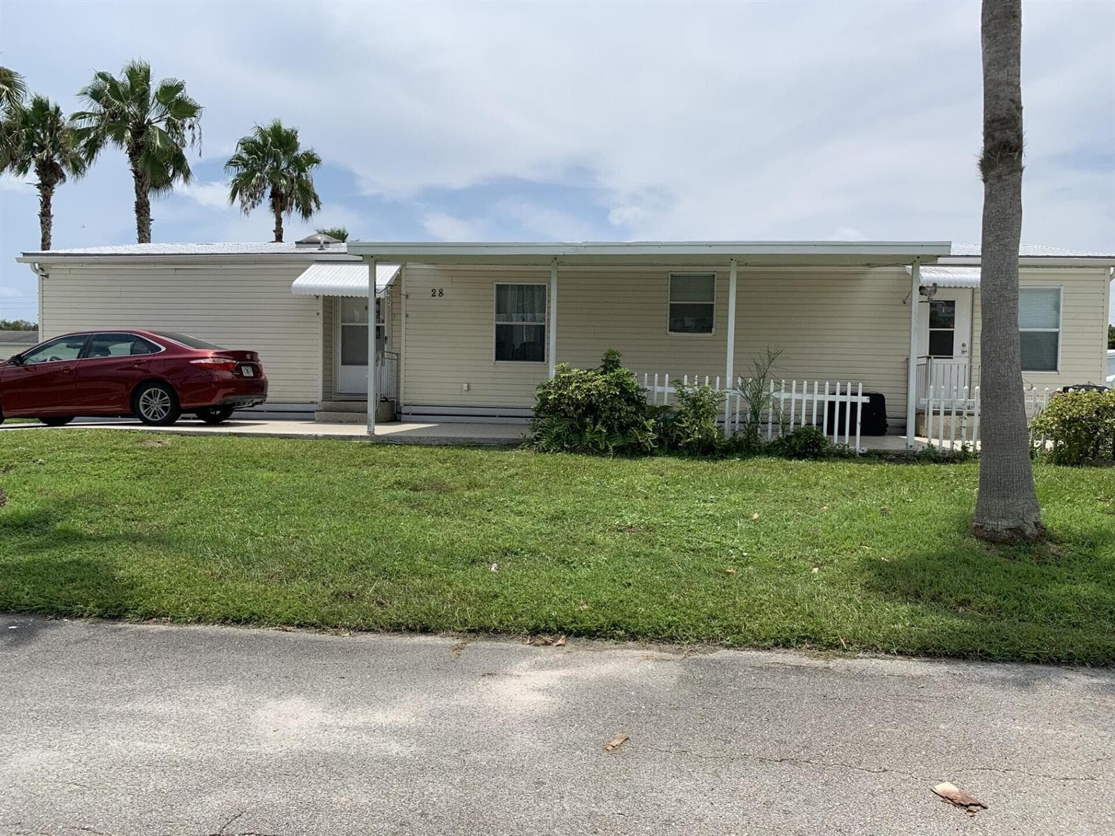 28 SE Flamenco Way, Port St. Lucie, FL 34952 photo 2