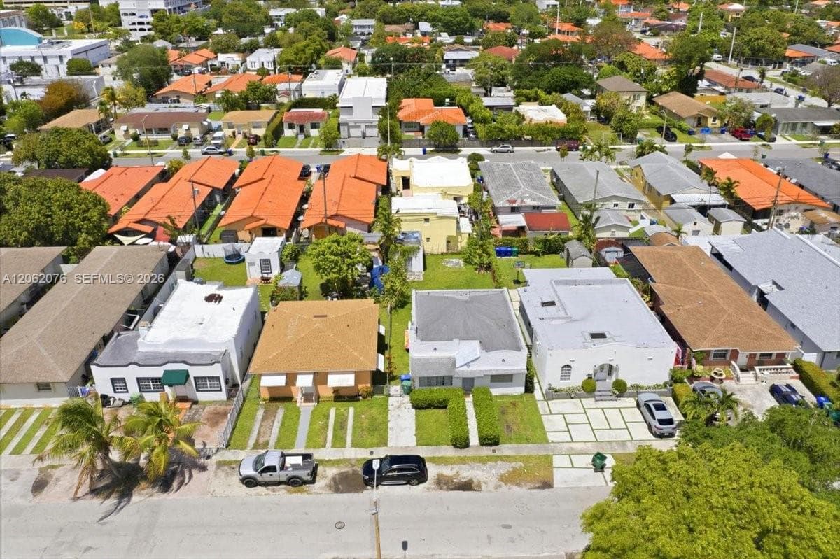 3645 SW 25th Ter, Miami, FL 33133 photo 4
