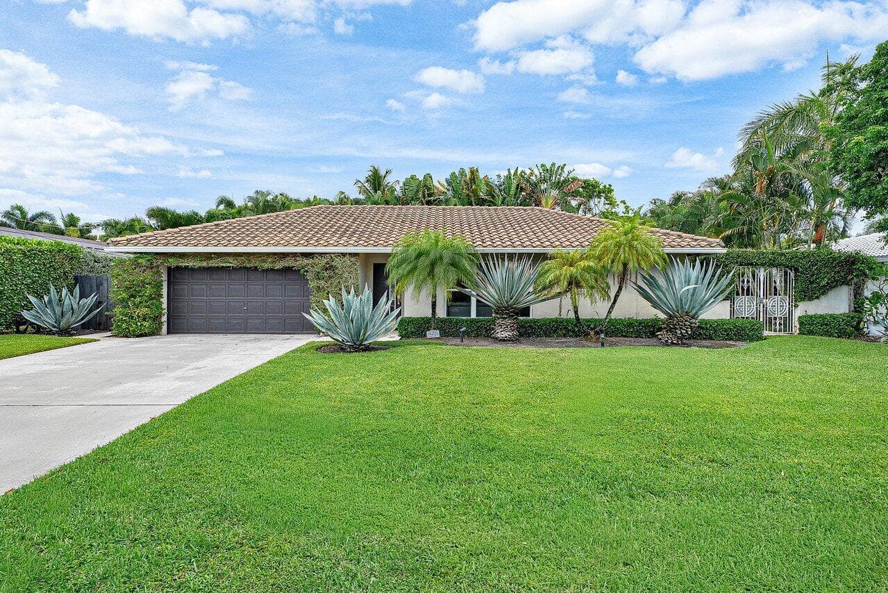 855 BERKELEY Street, Boca Raton, FL 33487 photo 2