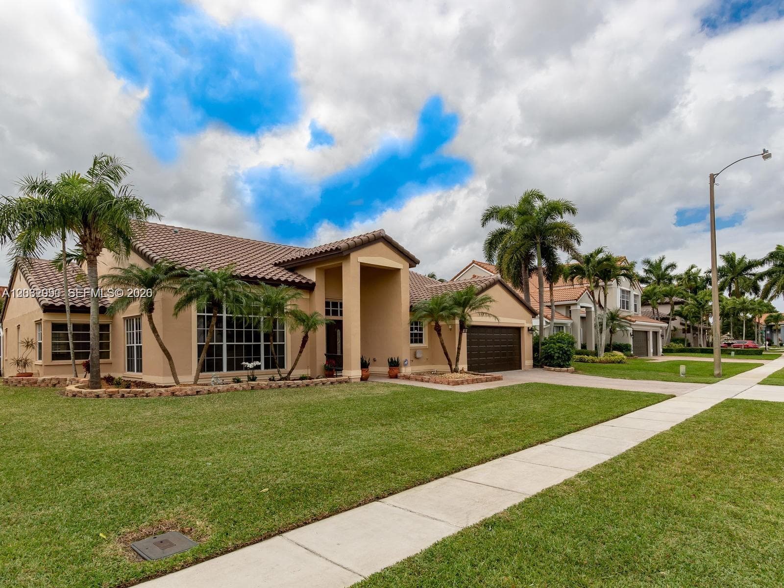 19334 NW 12th St, Pembroke Pines, FL 33029 photo 2