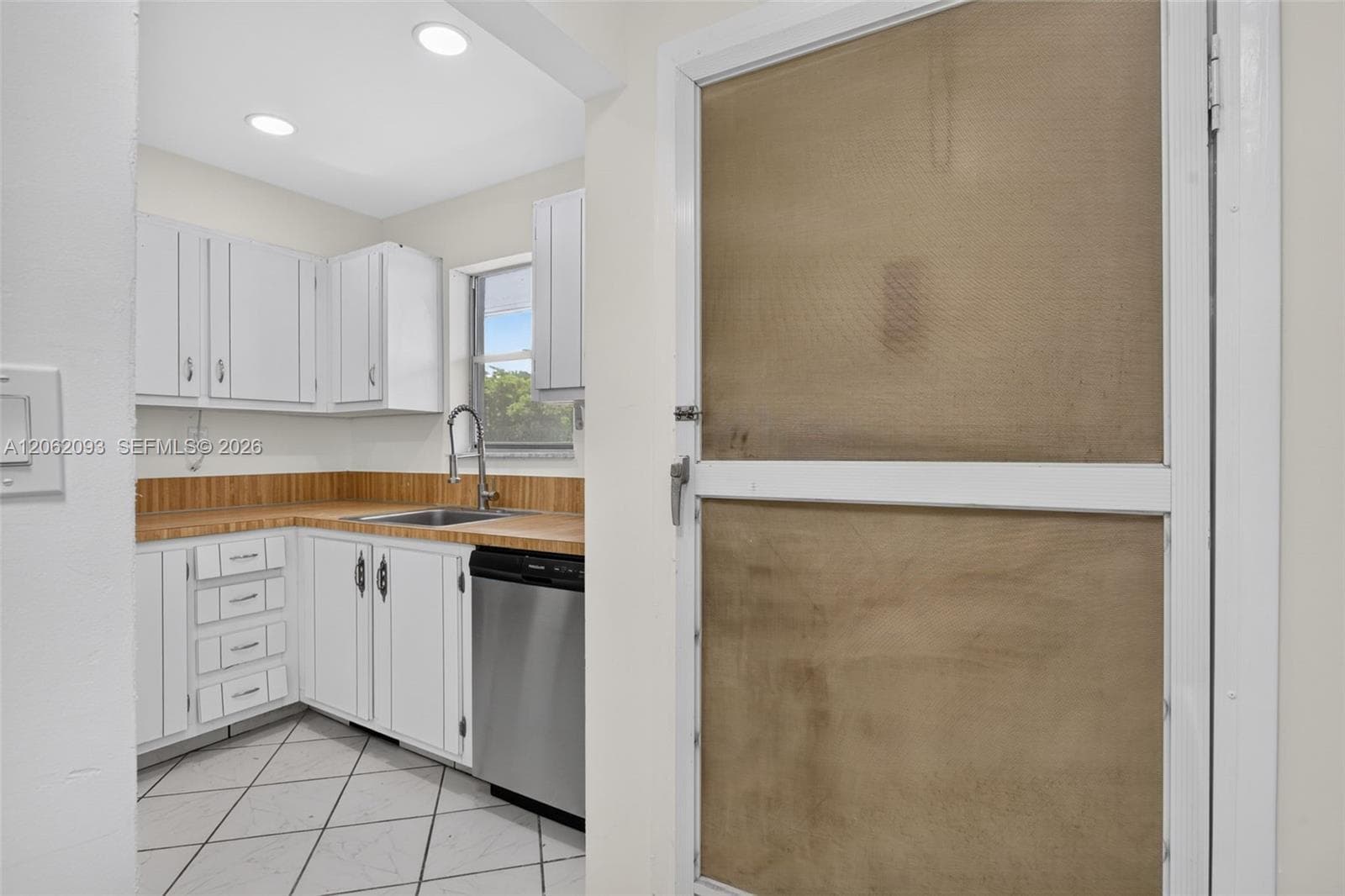 6080 NW 44th St # 410, Lauderhill, FL 33319 photo 5